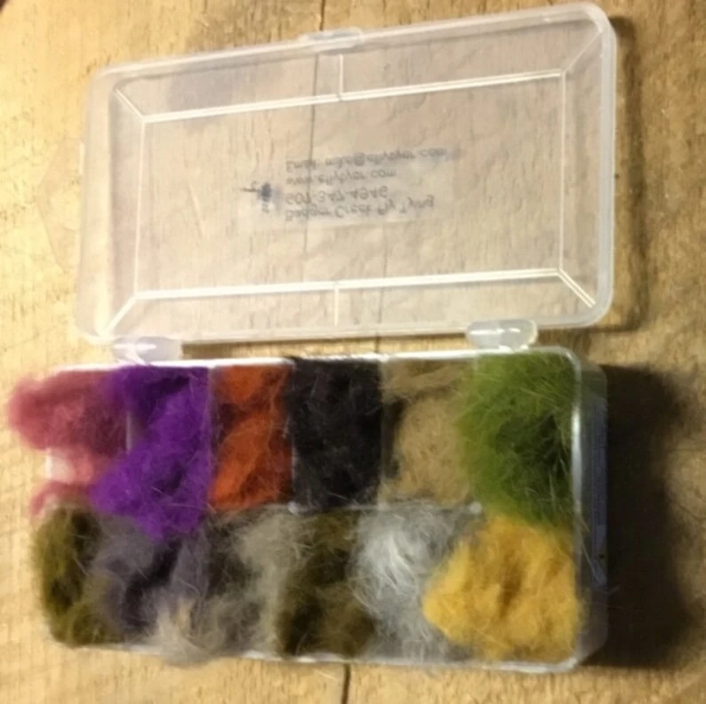 Badger Creek Catskill Rabbit Dubbing Assortment-Dispenser 4 Badger Creek Catskill Rabbit Dubbing Assortment-Dispenser - Image 2